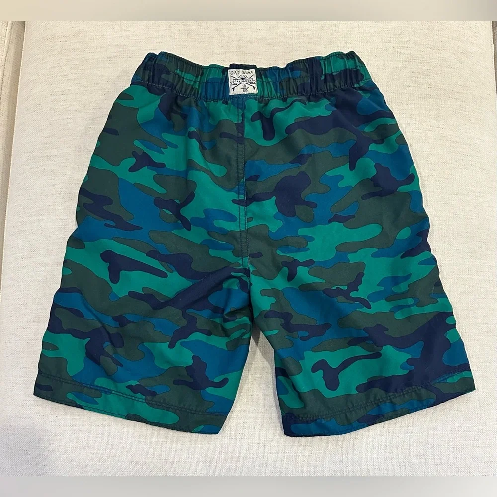 GAP Kids Blue & Green Camo Swim Shorts. Boys Medium (8)
